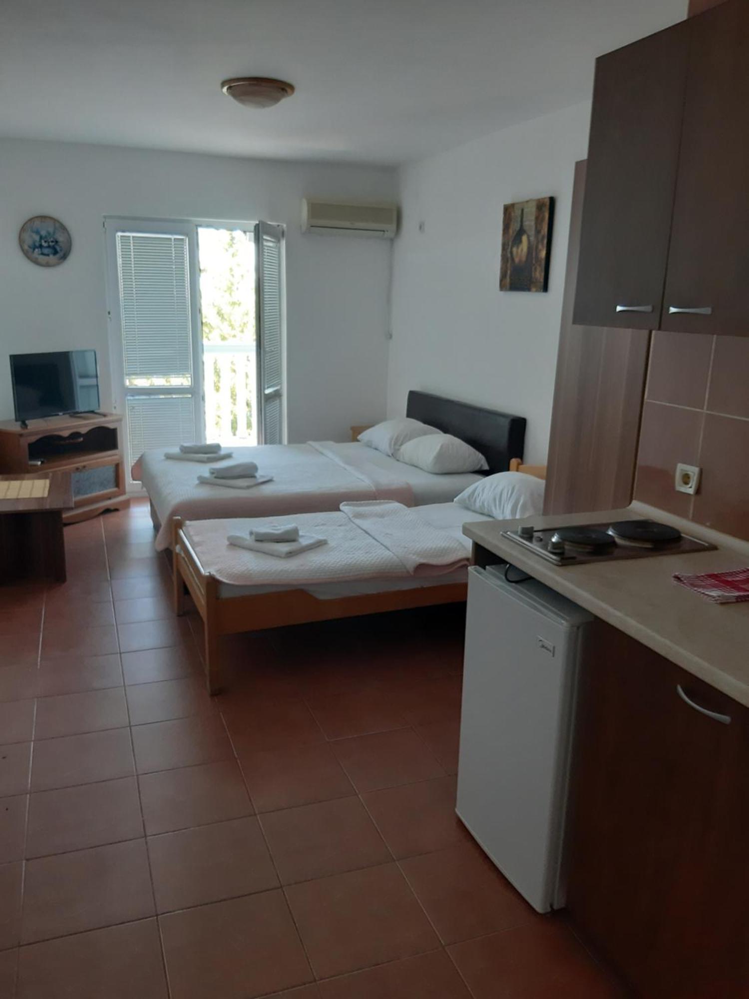 Guest House Perovic Sutomore Zimmer foto